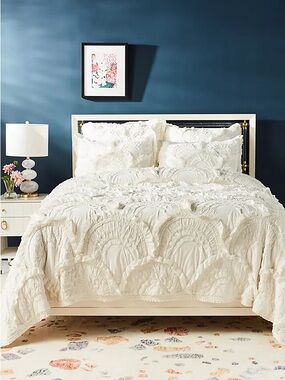Anthropologie Ivory Ruched Fan-Pattern Quilt Set